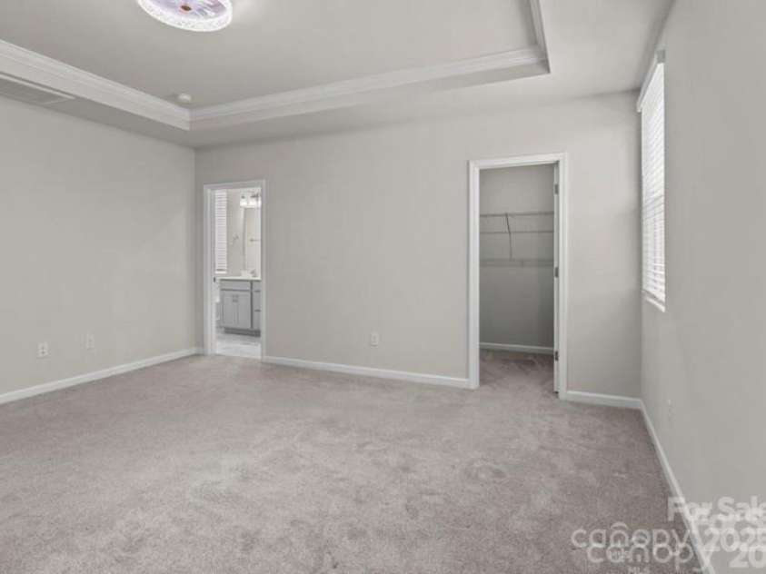 5024 Colline Court, Charlotte, NC 28216.  MLS# CAR4249790, YatesRealty ID 17470. 