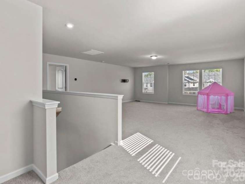 5024 Colline Court, Charlotte, NC 28216.  MLS# CAR4249790, YatesRealty ID 17470. 