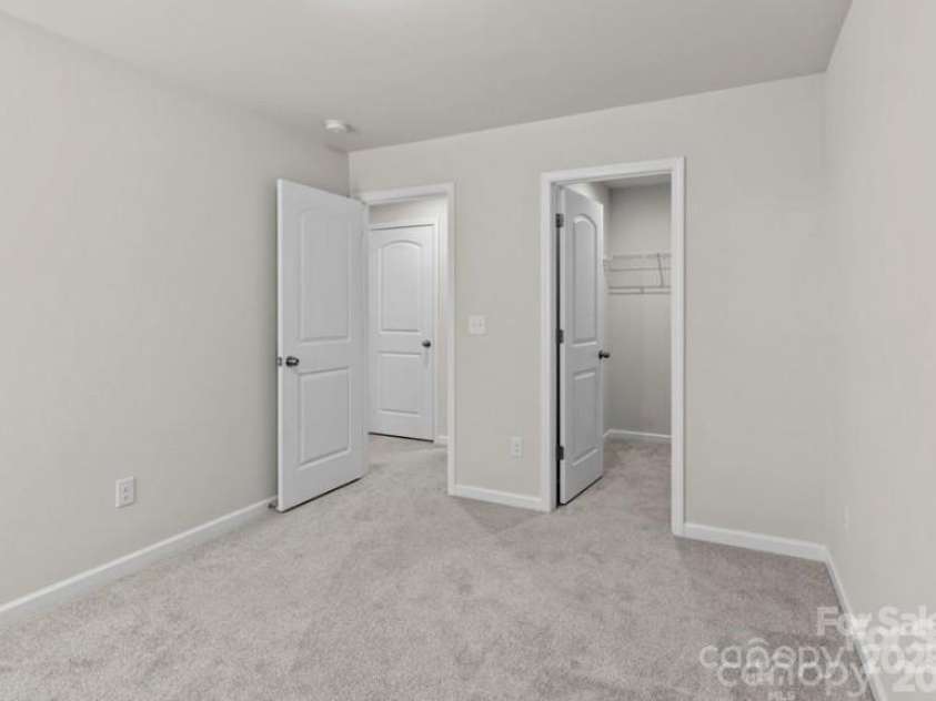 5024 Colline Court, Charlotte, NC 28216.  MLS# CAR4249790, YatesRealty ID 17470. 