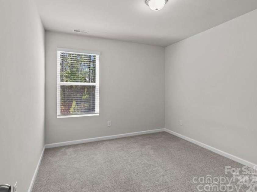 5024 Colline Court, Charlotte, NC 28216.  MLS# CAR4249790, YatesRealty ID 17470. 