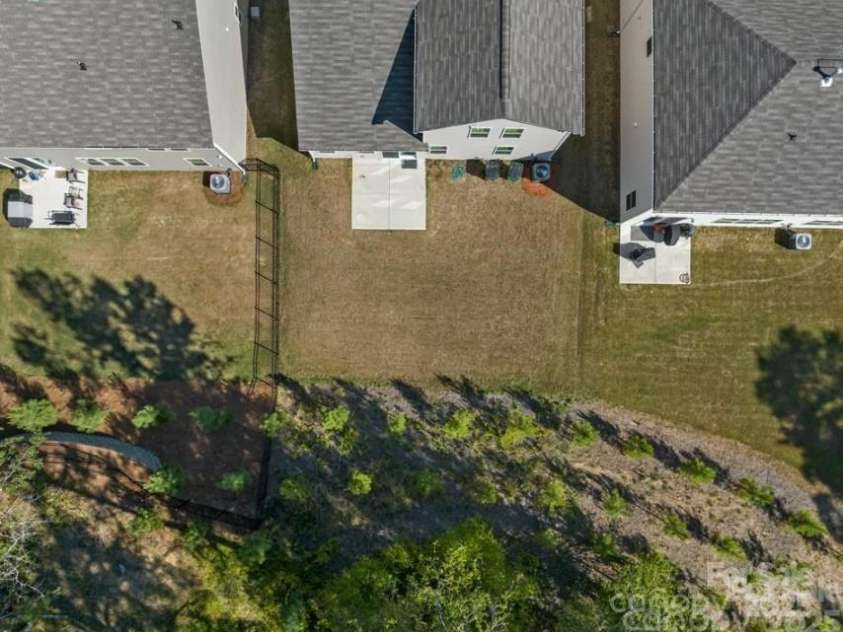 5024 Colline Court, Charlotte, NC 28216.  MLS# CAR4249790, YatesRealty ID 17470. 