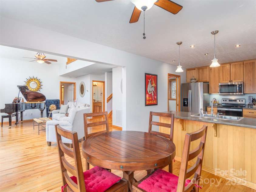 1185 Mule Stomp Road, Clyde, NC 28721.  MLS# CAR4210428, YatesRealty ID 17471. 