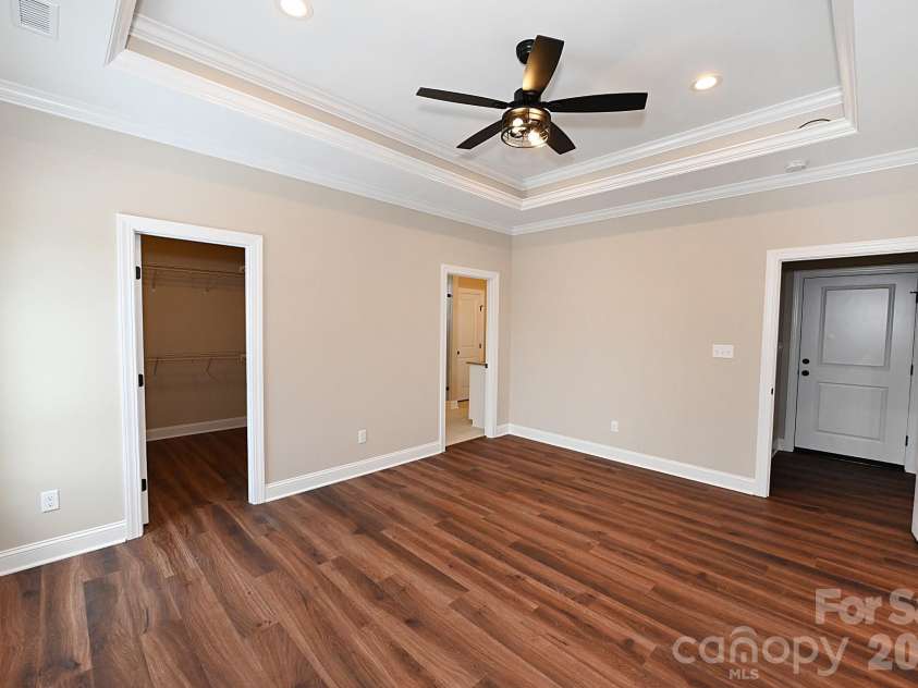 4932 Southview Drive, Hickory, NC 28602.  MLS# CAR4331481, YatesRealty ID 17471. 