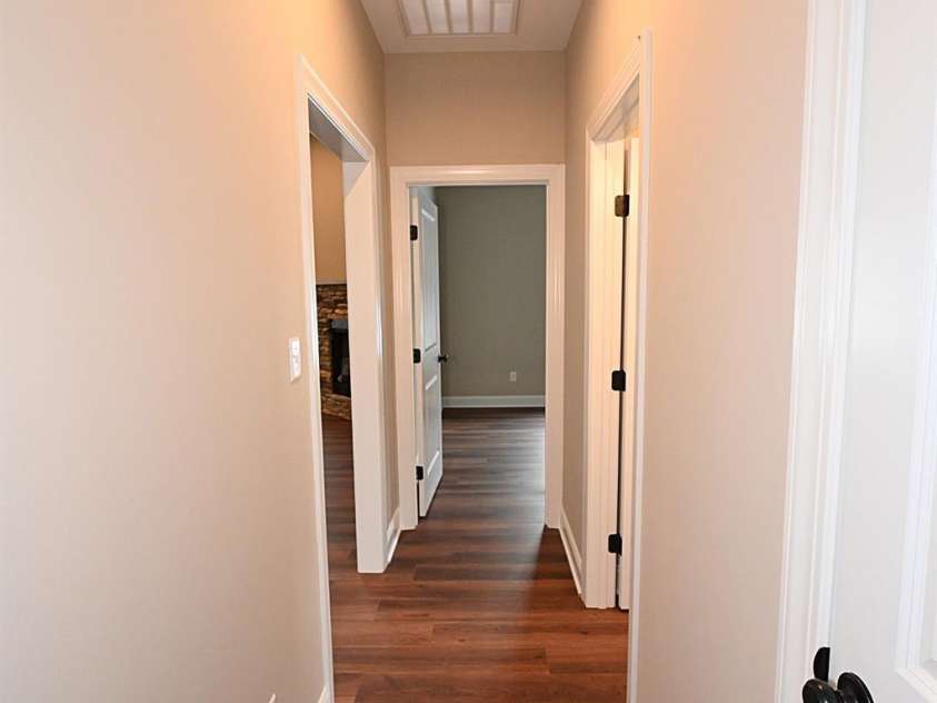 4932 Southview Drive, Hickory, NC 28602.  MLS# CAR4331481, YatesRealty ID 17471. 