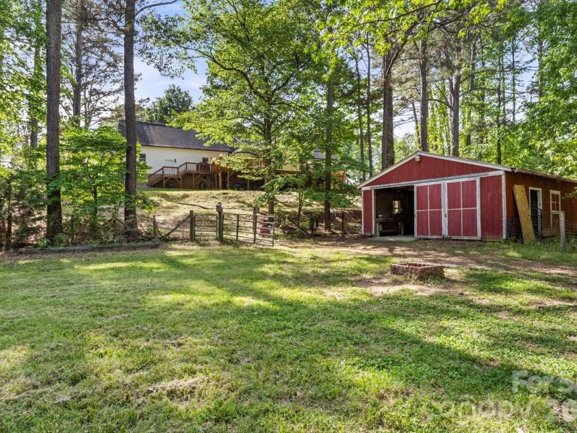 4386 Ivywoods Drive, Rock Hill, SC 29732.  MLS# CAR4370234, YatesRealty ID 17472. 