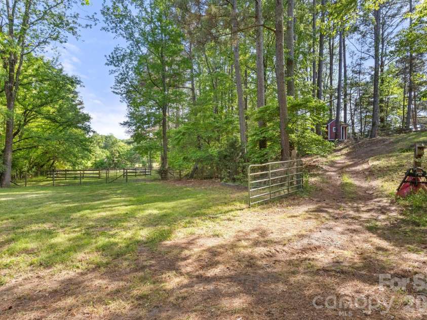 4386 Ivywoods Drive, Rock Hill, SC 29732.  MLS# CAR4370234, YatesRealty ID 17472. 