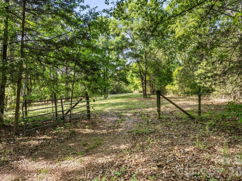 4386 Ivywoods Drive, Rock Hill, SC 29732.  MLS# CAR4370234, YatesRealty ID 17472. 