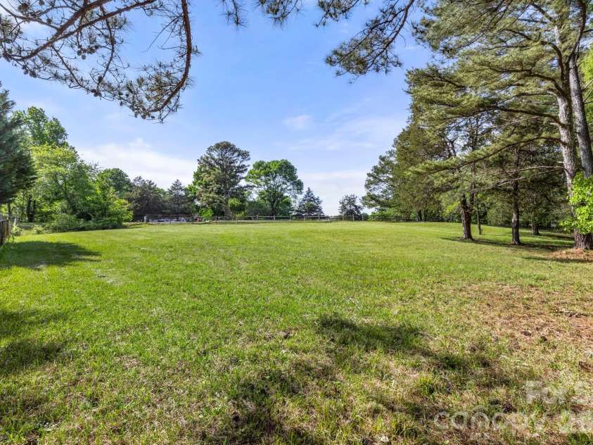4386 Ivywoods Drive, Rock Hill, SC 29732.  MLS# CAR4370234, YatesRealty ID 17472. 