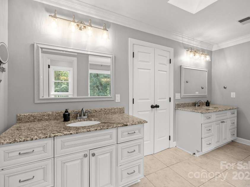 4622 Cotton Creek Drive, Charlotte, NC 28226.  MLS# CAR4259708, YatesRealty ID 17472. 