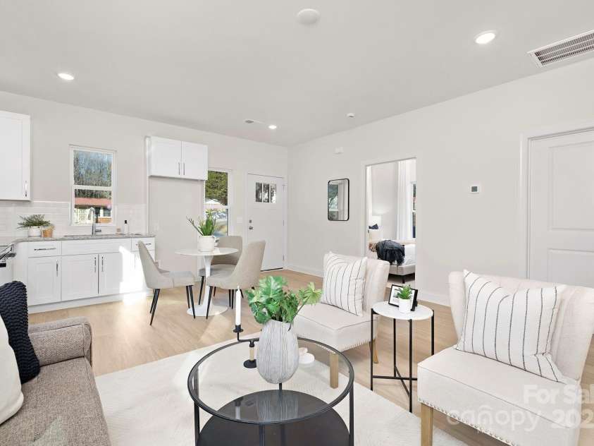 1116 4th Street, Statesville, NC 28677.  MLS# CAR4264391, YatesRealty ID 17474. Representation