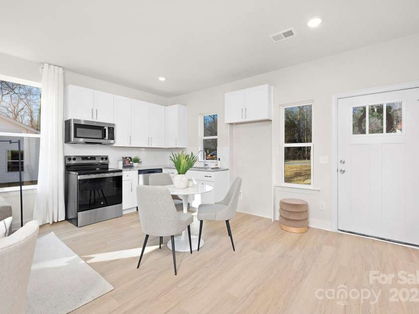 1116 4th Street, Statesville, NC 28677.  MLS# CAR4264391, YatesRealty ID 17474. Representation