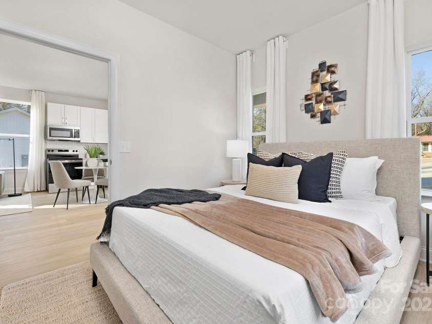 1116 4th Street, Statesville, NC 28677.  MLS# CAR4264391, YatesRealty ID 17474. Representation