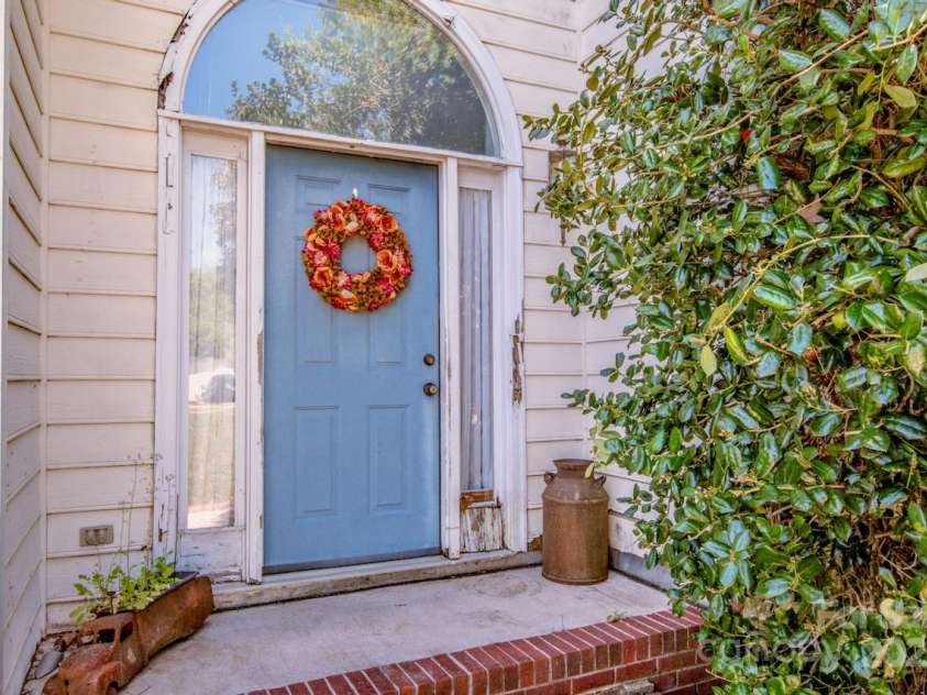 11024 Hunters Trace None, Charlotte, NC 28262.  MLS# CAR4248573, YatesRealty ID 17475. 