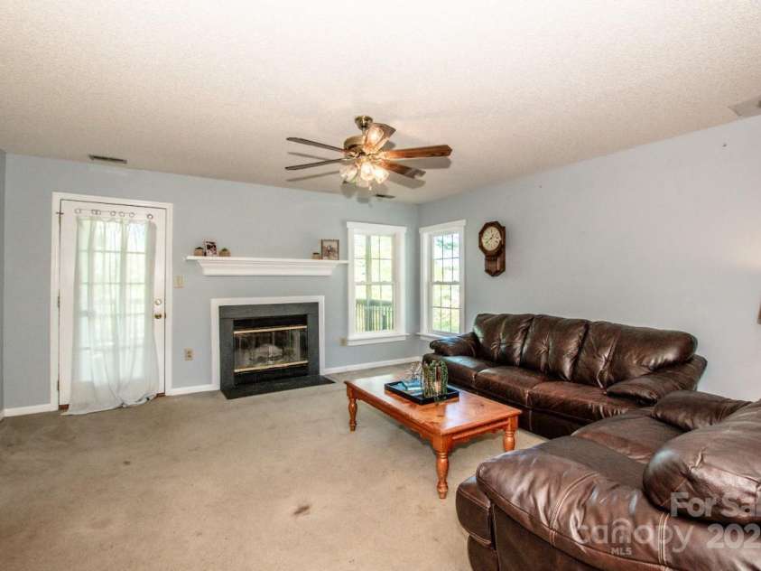 11024 Hunters Trace None, Charlotte, NC 28262.  MLS# CAR4248573, YatesRealty ID 17475. 