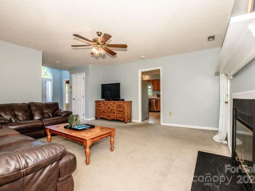 11024 Hunters Trace None, Charlotte, NC 28262.  MLS# CAR4248573, YatesRealty ID 17475. 