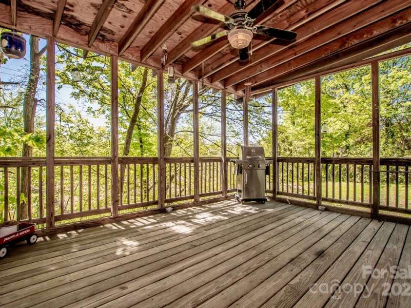 11024 Hunters Trace None, Charlotte, NC 28262.  MLS# CAR4248573, YatesRealty ID 17475. 