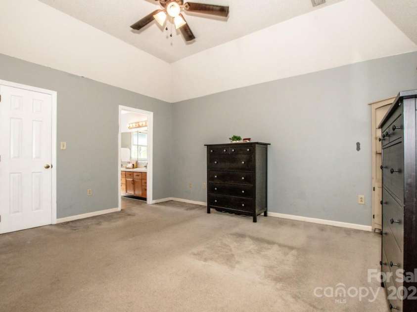 11024 Hunters Trace None, Charlotte, NC 28262.  MLS# CAR4248573, YatesRealty ID 17475. 