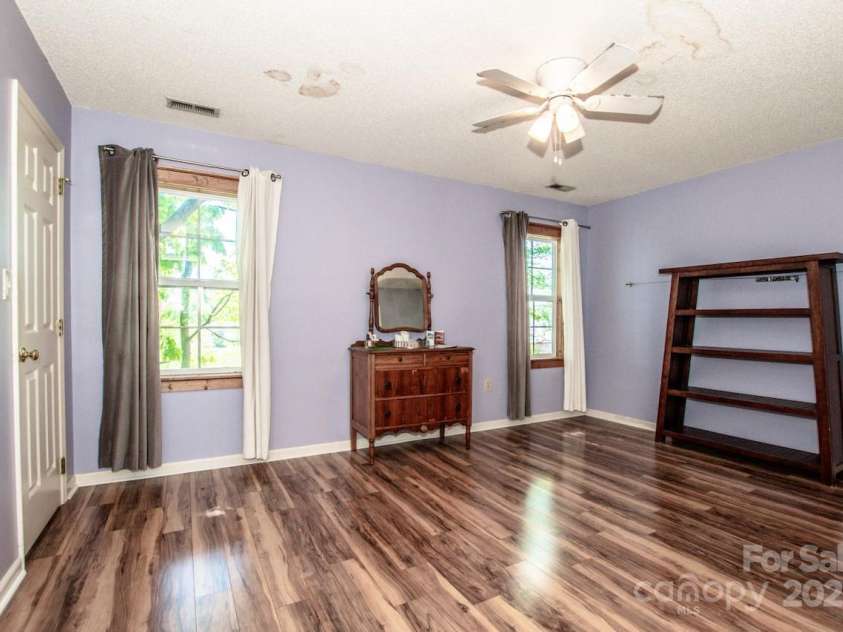11024 Hunters Trace None, Charlotte, NC 28262.  MLS# CAR4248573, YatesRealty ID 17475. 