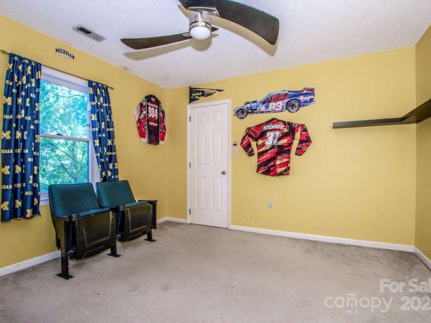 11024 Hunters Trace None, Charlotte, NC 28262.  MLS# CAR4248573, YatesRealty ID 17475. 