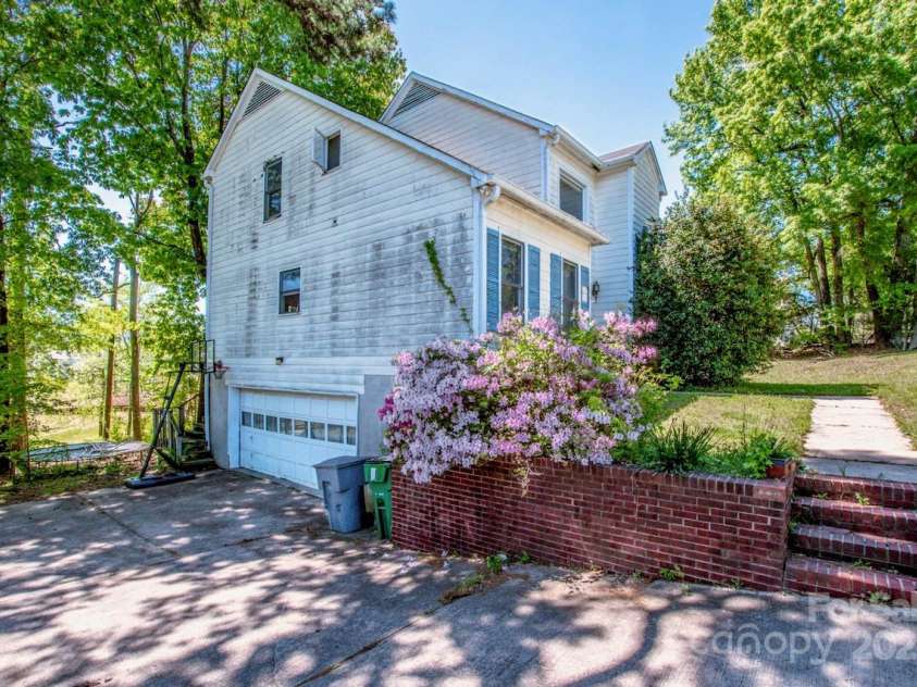 11024 Hunters Trace None, Charlotte, NC 28262.  MLS# CAR4248573, YatesRealty ID 17475. 
