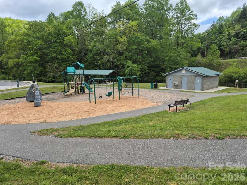 298 Timbuktu Road, Sylva, NC 28779.  MLS# CAR4374414, YatesRealty ID 17476. 