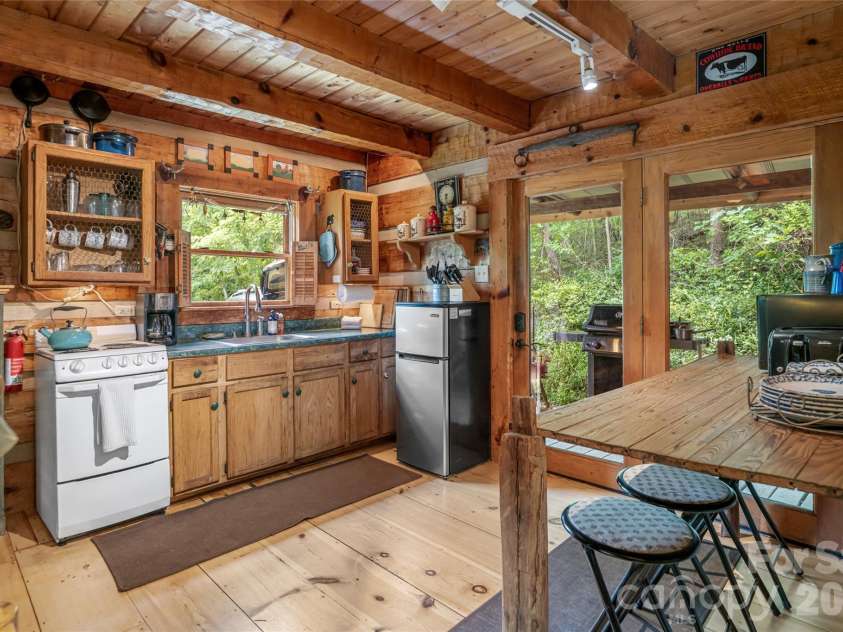 119 Old Salem Branch Drive, Alexander, NC 28701.  MLS# CAR4372909, YatesRealty ID 17477. 