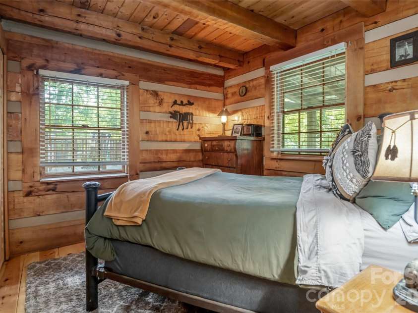 119 Old Salem Branch Drive, Alexander, NC 28701.  MLS# CAR4372909, YatesRealty ID 17477. 
