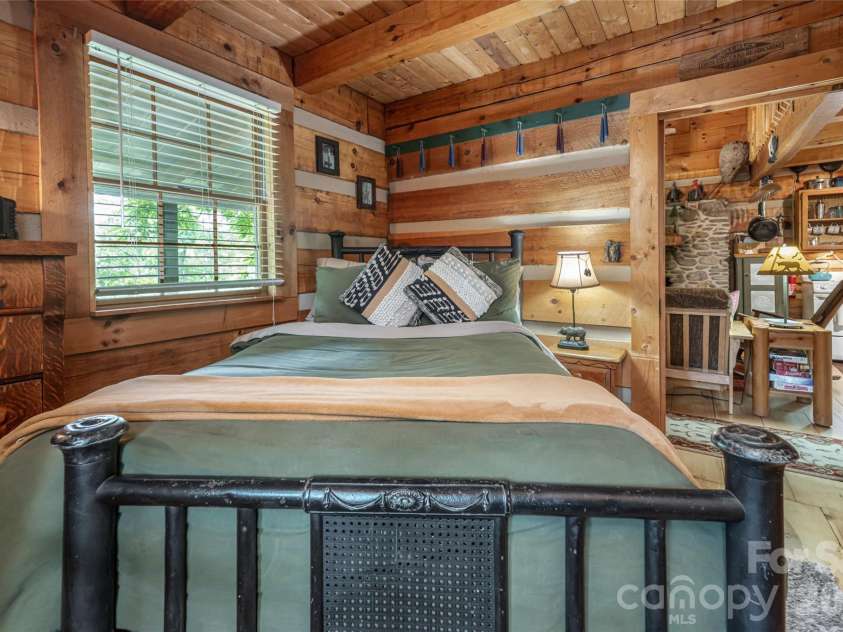 119 Old Salem Branch Drive, Alexander, NC 28701.  MLS# CAR4372909, YatesRealty ID 17477. 