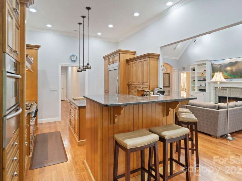 2200 Capes Cove Drive, Sherrills Ford, NC 28673.  MLS# CAR4258152, YatesRealty ID 17477. 