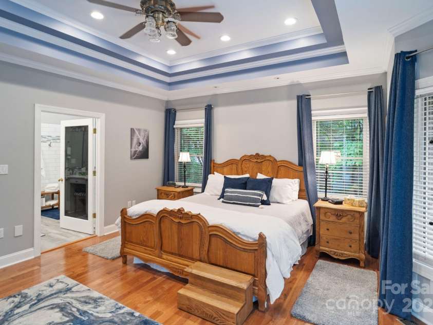 2200 Capes Cove Drive, Sherrills Ford, NC 28673.  MLS# CAR4258152, YatesRealty ID 17477. 