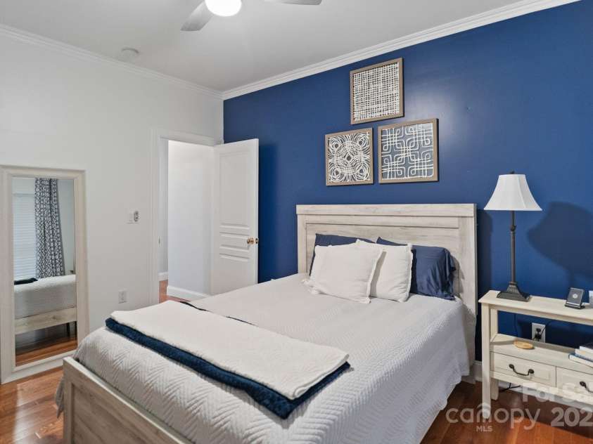 2200 Capes Cove Drive, Sherrills Ford, NC 28673.  MLS# CAR4258152, YatesRealty ID 17477. 