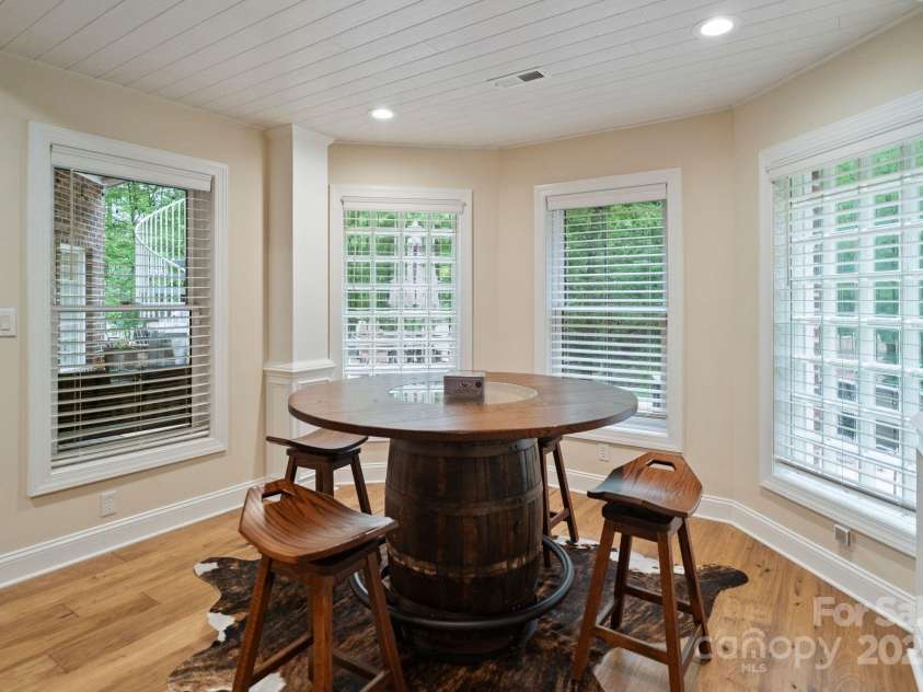 2200 Capes Cove Drive, Sherrills Ford, NC 28673.  MLS# CAR4258152, YatesRealty ID 17477. 