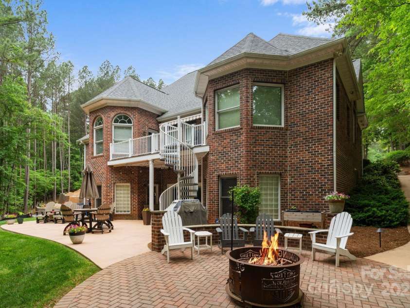 2200 Capes Cove Drive, Sherrills Ford, NC 28673.  MLS# CAR4258152, YatesRealty ID 17477. 