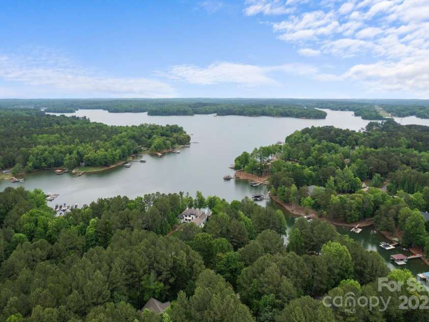 2200 Capes Cove Drive, Sherrills Ford, NC 28673.  MLS# CAR4258152, YatesRealty ID 17477. 