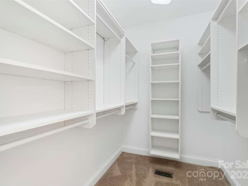 15216 Ballantyne Country Club Drive, Charlotte, NC 28277.  MLS# CAR4262729, YatesRealty ID 17478. 