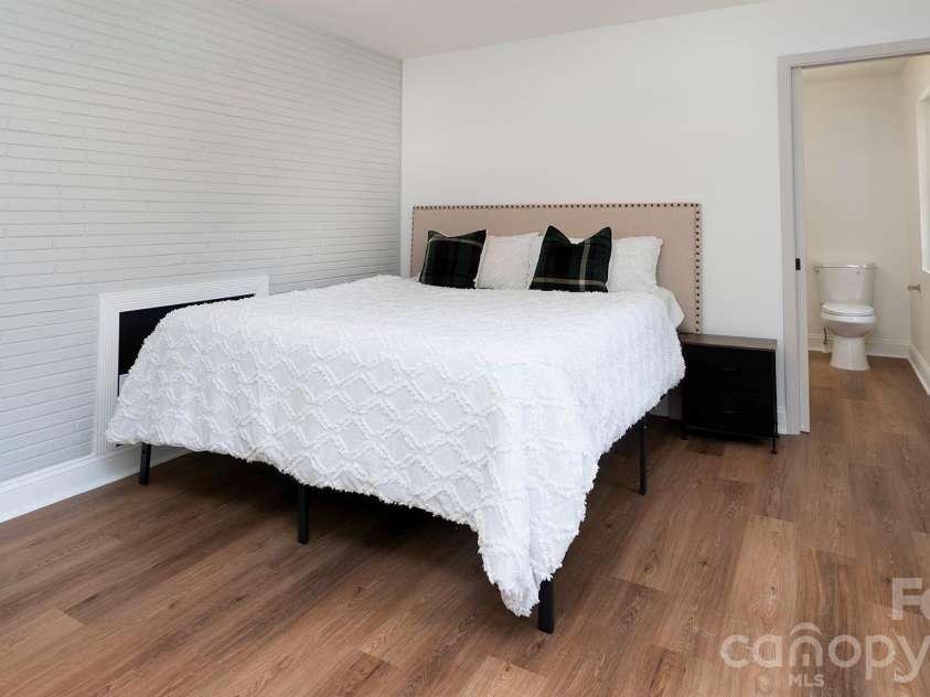 137 Birchwood Drive, Charlotte, NC 28214.  MLS# CAR4369624, YatesRealty ID 17479. 