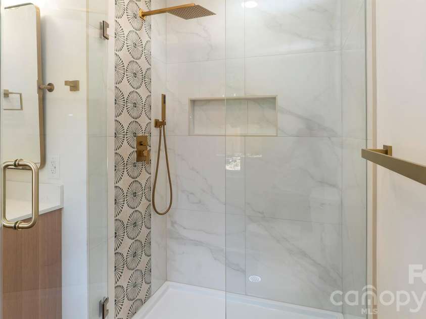 137 Birchwood Drive, Charlotte, NC 28214.  MLS# CAR4369624, YatesRealty ID 17479. 