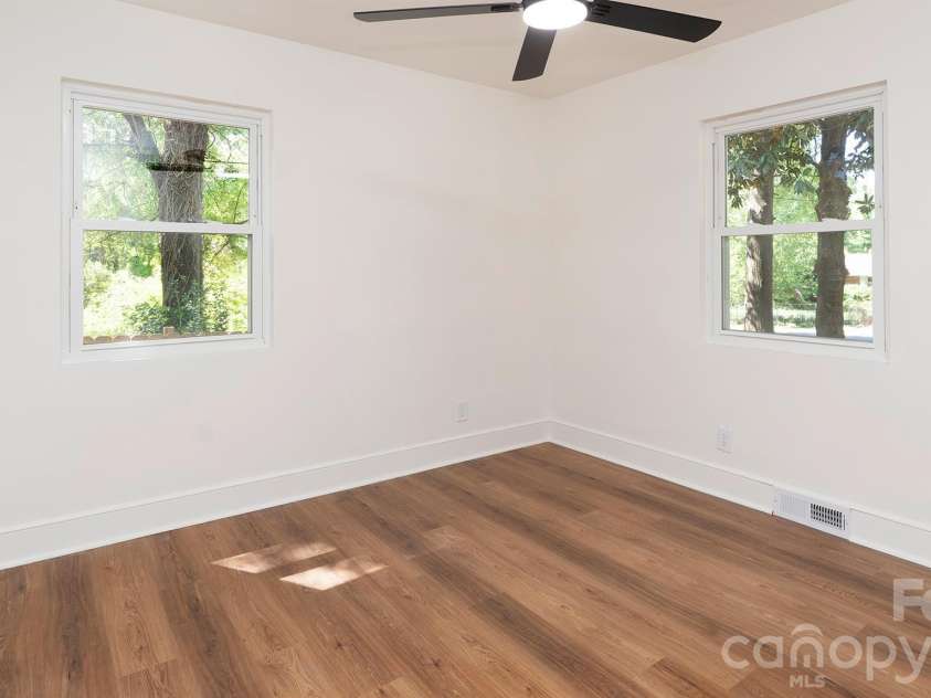 137 Birchwood Drive, Charlotte, NC 28214.  MLS# CAR4369624, YatesRealty ID 17479. 