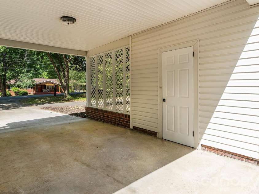 137 Birchwood Drive, Charlotte, NC 28214.  MLS# CAR4369624, YatesRealty ID 17479. 
