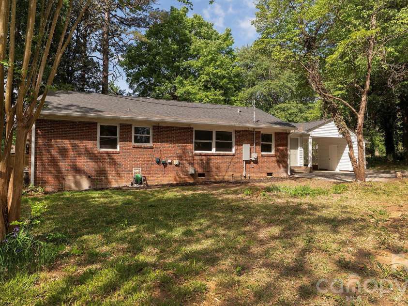 137 Birchwood Drive, Charlotte, NC 28214.  MLS# CAR4369624, YatesRealty ID 17479. 