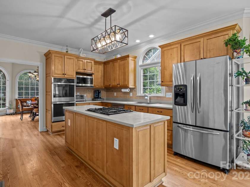 4563 Osprey Run Court, Denver, NC 28037.  MLS# CAR4250891, YatesRealty ID 17479. Kitchen with stainless appliances