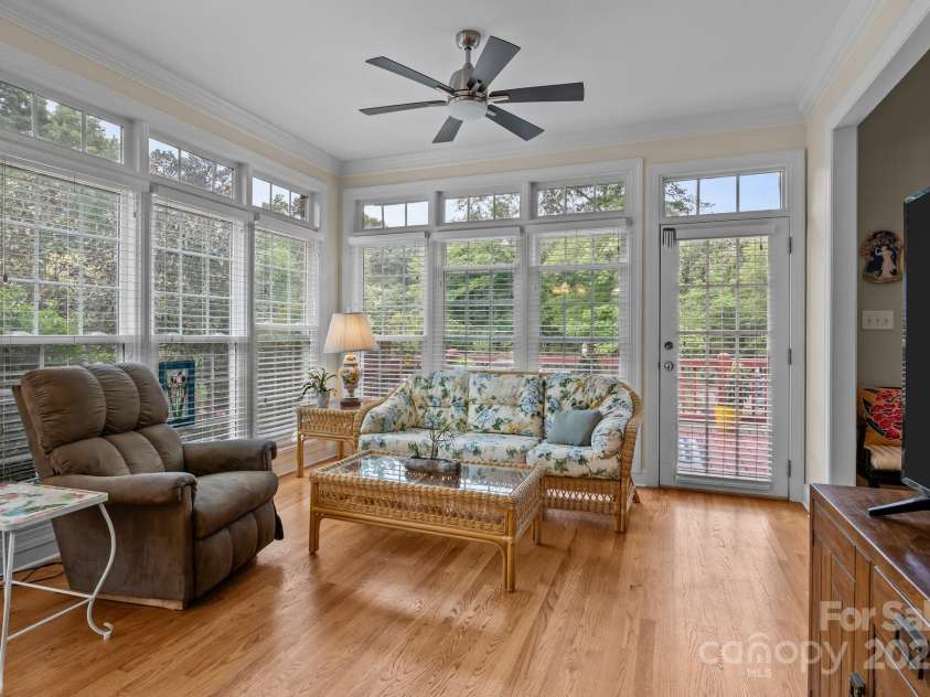 4563 Osprey Run Court, Denver, NC 28037.  MLS# CAR4250891, YatesRealty ID 17479. Sitting room
