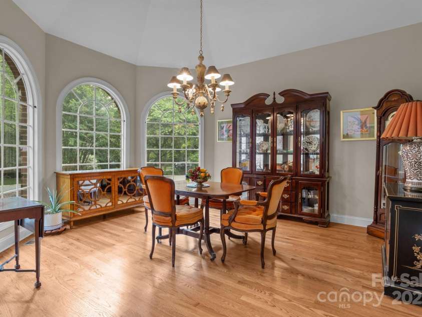 4563 Osprey Run Court, Denver, NC 28037.  MLS# CAR4250891, YatesRealty ID 17479. Spacious dining room with vaulted ceilings