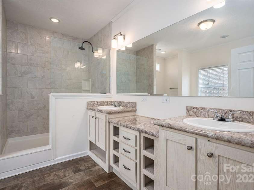 425 Haven Heights Drive, Marion, NC 28752.  MLS# CAR4231655, YatesRealty ID 1748. 