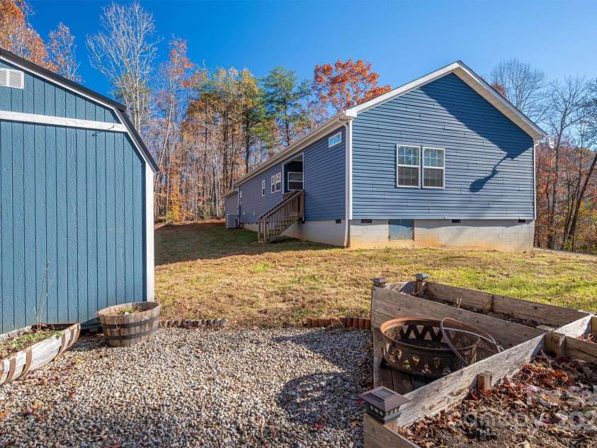 425 Haven Heights Drive, Marion, NC 28752.  MLS# CAR4231655, YatesRealty ID 1748. 