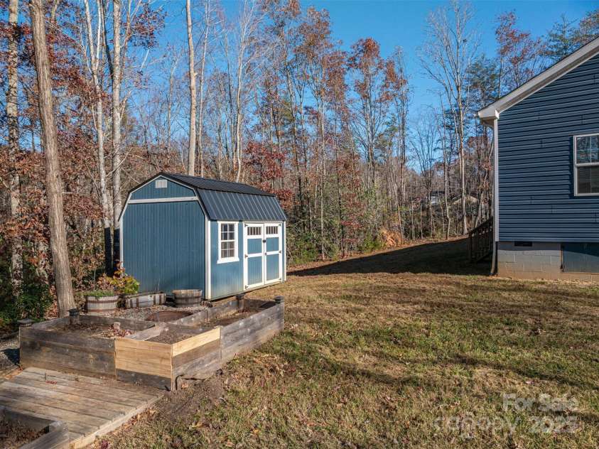 425 Haven Heights Drive, Marion, NC 28752.  MLS# CAR4231655, YatesRealty ID 1748. 