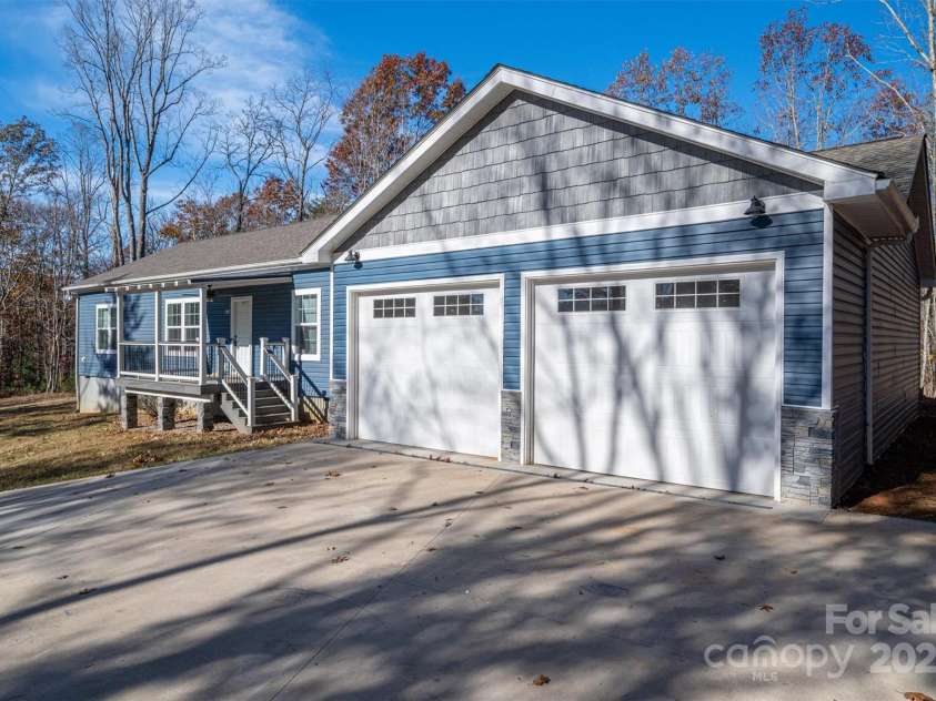 425 Haven Heights Drive, Marion, NC 28752.  MLS# CAR4231655, YatesRealty ID 1748. 