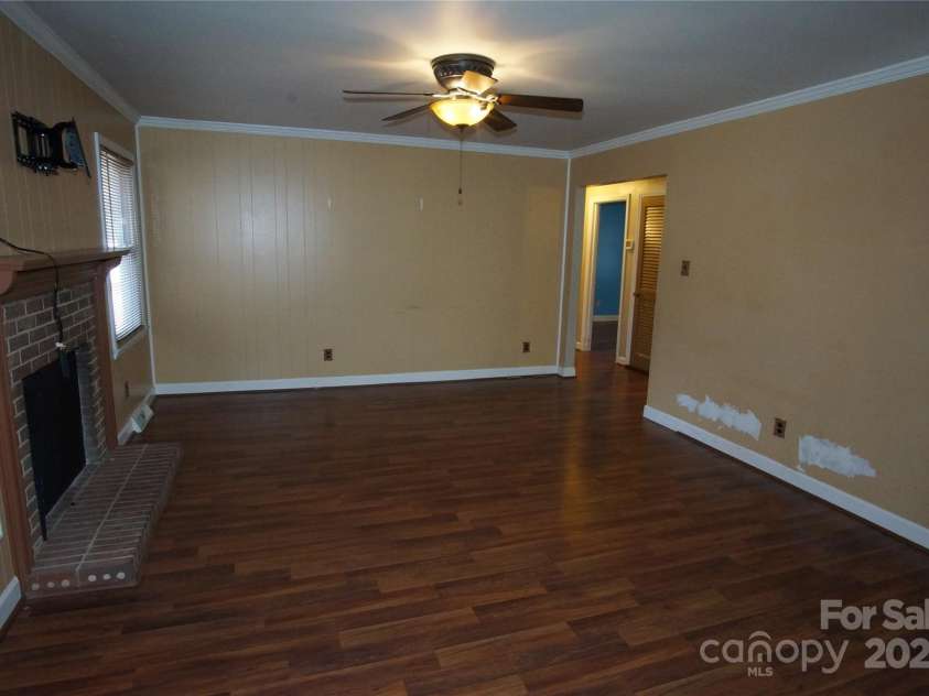 6201 Eagle Peak Drive, Charlotte, NC 28214.  MLS# CAR4311216, YatesRealty ID 1748. 