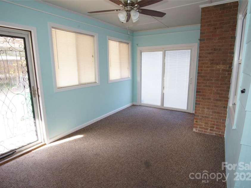 6201 Eagle Peak Drive, Charlotte, NC 28214.  MLS# CAR4311216, YatesRealty ID 1748. 