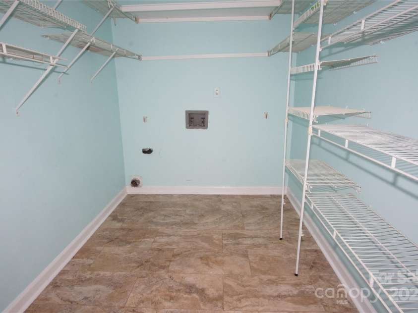 6201 Eagle Peak Drive, Charlotte, NC 28214.  MLS# CAR4311216, YatesRealty ID 1748. 